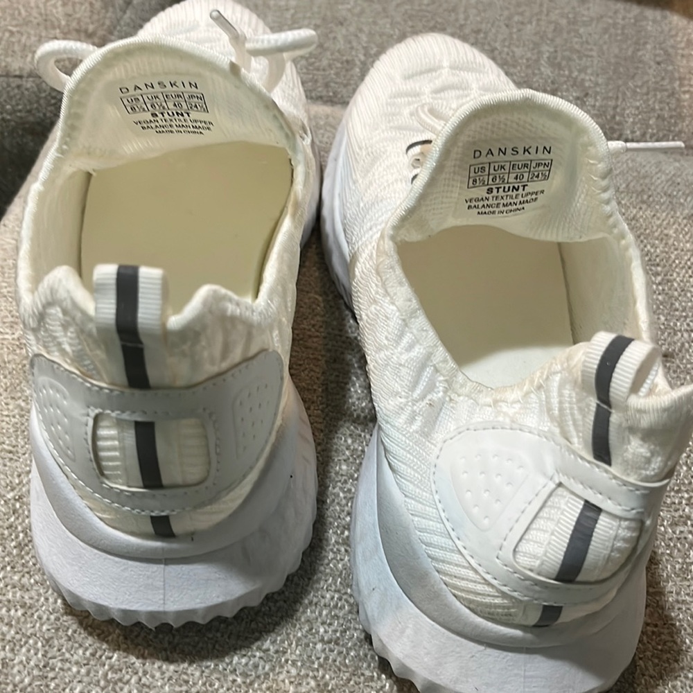 Da skin white trainers